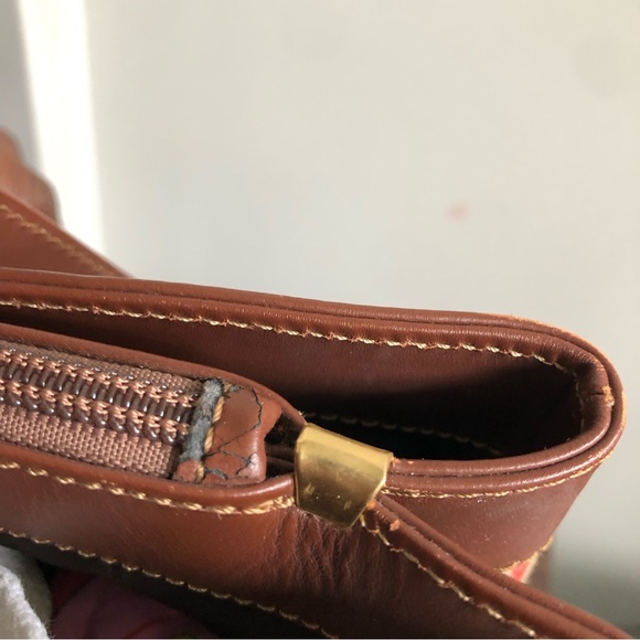 Vintage Classic Large Burberry Tote - Picture 9 of 16